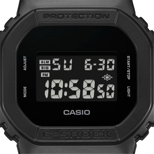 Orologio digitale Casio G-Shock in acciaio di colore nero CA.DW5600UBB1ER
