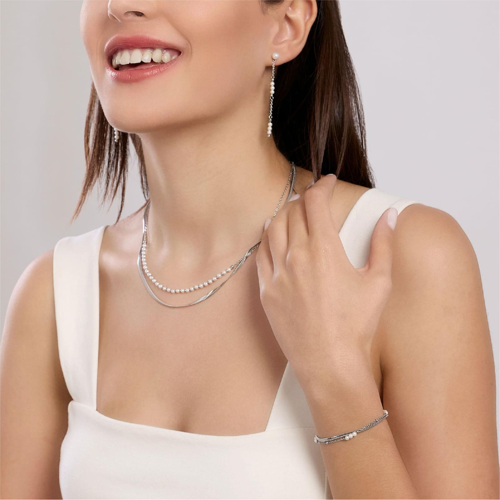 Collana multifilo Kidult Style in acciaio con perle bianche MISURA UNICA