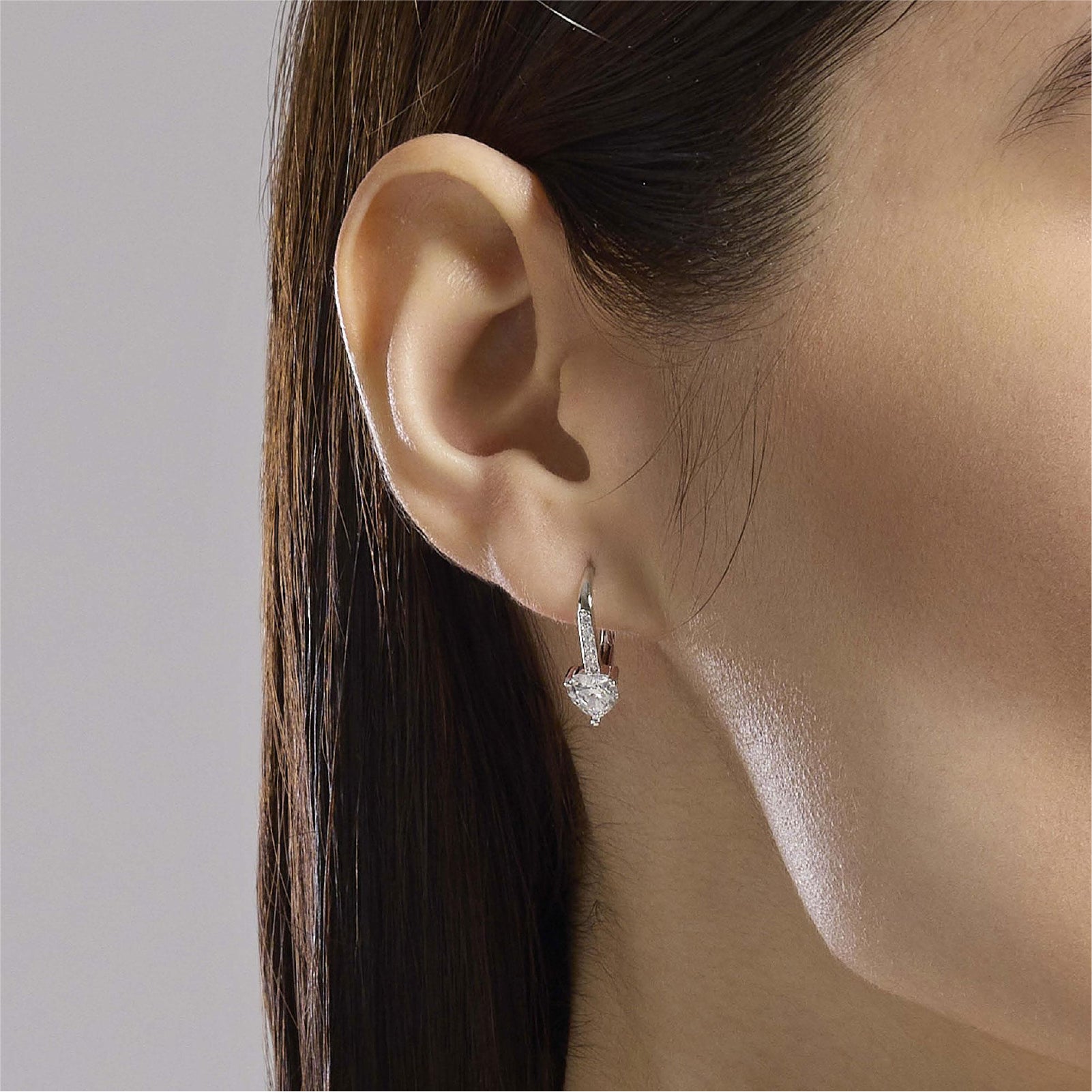 Orecchini a monachella Mabina in argento con zircone a cuore MISURA UNICA