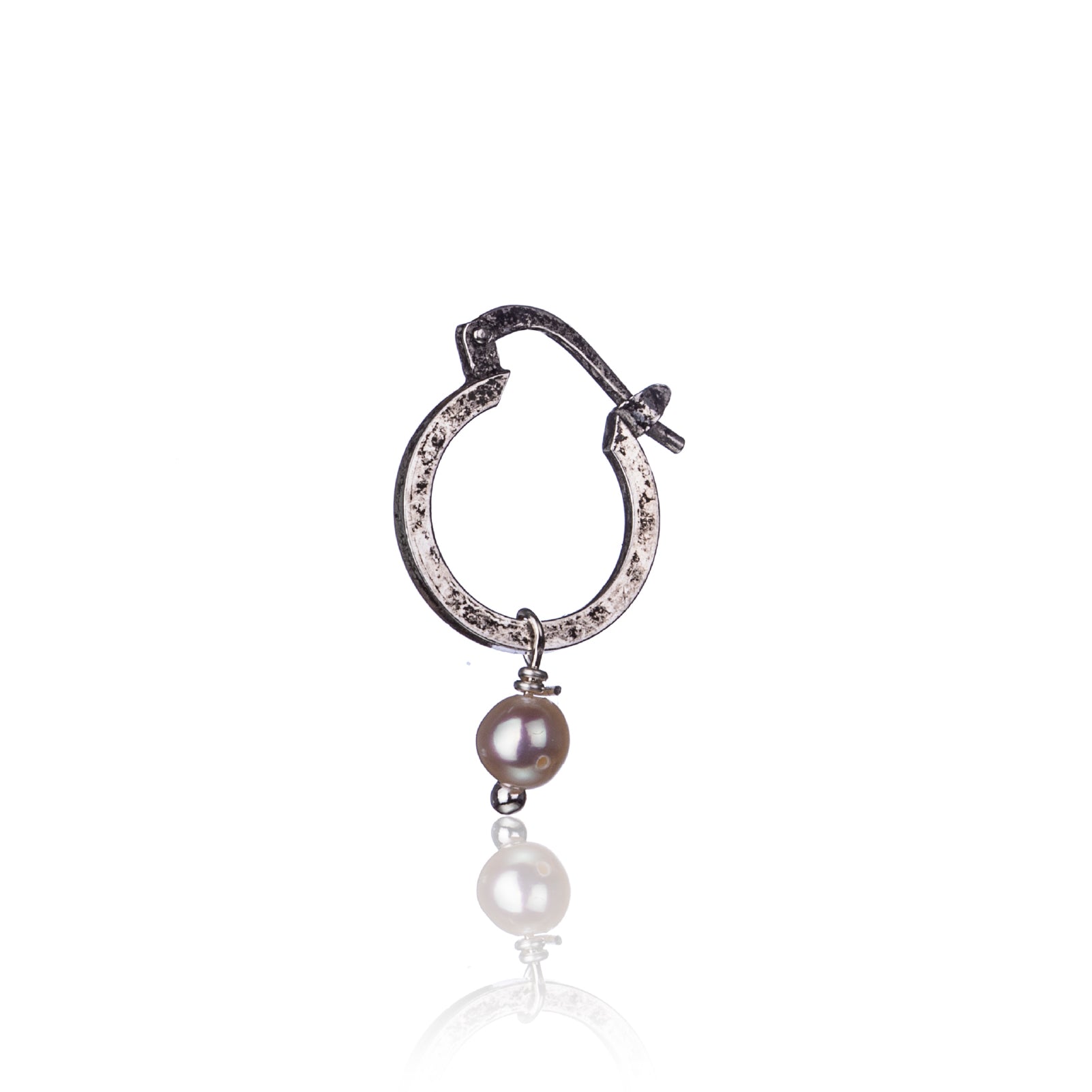 Orecchini a cerchio con castone in zirconia cubica blu zaffiro Orecchini a cerchio con castone in zirconia cubica blu zaffiro
