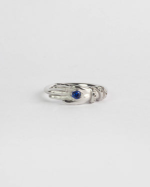 Anello solitario della collezione Nove25 Tarot da donna in argento 925 lucido con mano e spinello blu N25ANE00429