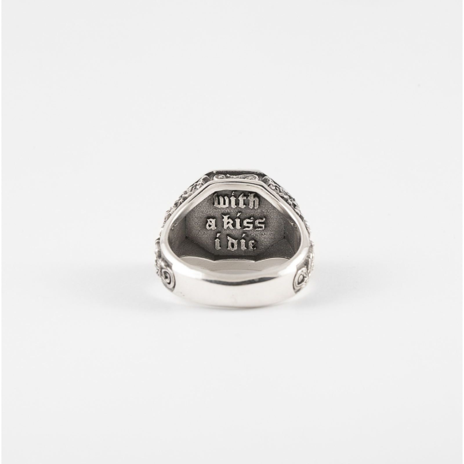 Anello chevalier Nove25 Bad Romance unisex in argento con agata nera e scritta N25ANE00477-2