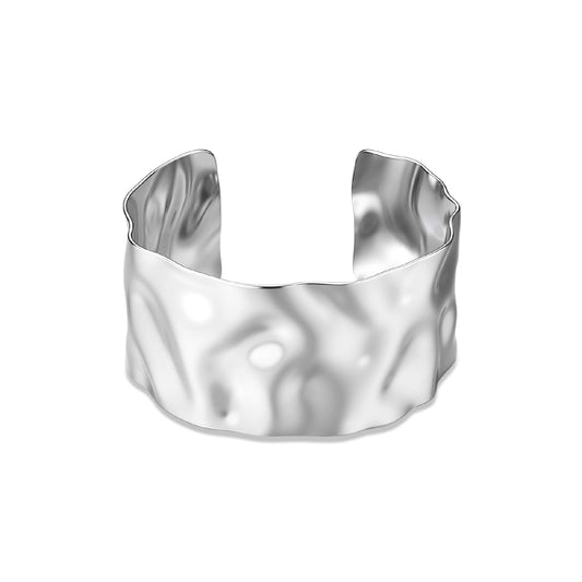 Bracciale S'agapõ in acciaio con lavorazione martellata diametro 6,3 cm