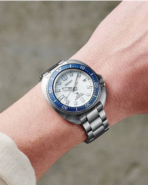 Orologio automatico manuale Seiko Prospex Mare da uomo con cassa 42,7mm e bracciale in acciaio ghiera azzurra riserva di carica 70h SPB301J1