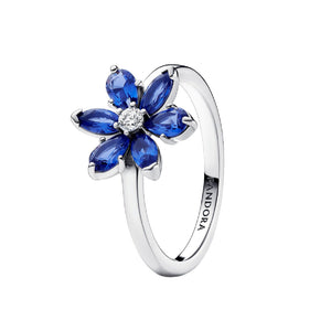 Anello Pandora Timeless da donna realizzato in Argento Sterling 925 con fiore blu composto da cristalli taglio marquise 193000C01
