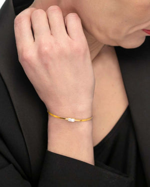 Bracciale maglia snake da donna della collezione Marlù Sparkles in acciaio 316L dorato con zircone bianco taglio baguette 31BR0010G-W
