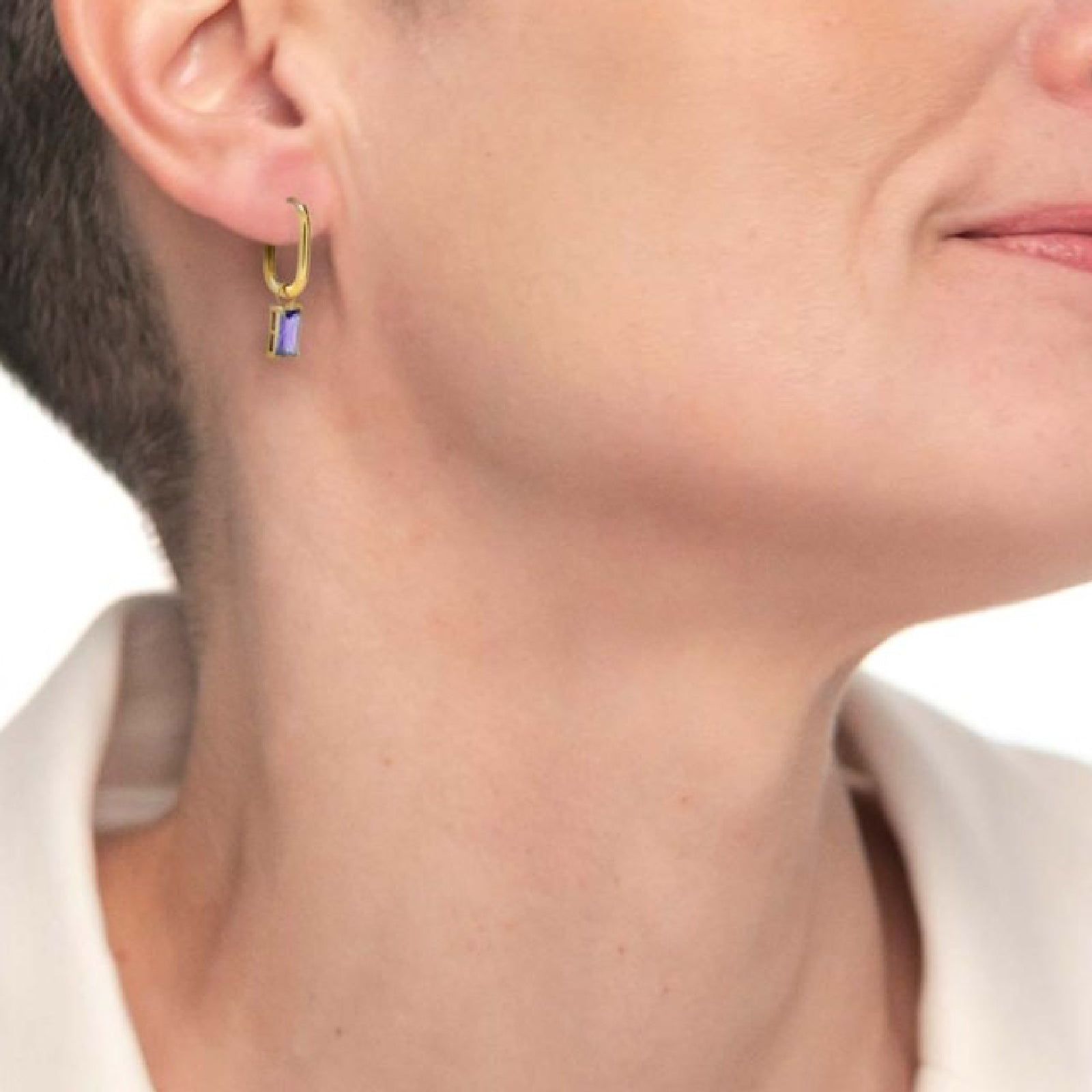 Orecchino singolo ovale donna Marlù Sparkles in acciaio dorato con zircone viola pendente 31OR0011G-P-2