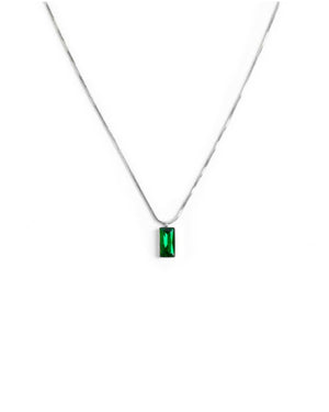 Collana catena snake quadrata da donna della collezione Marlù Vision in acciaio inossidabile 316L con cristallo verde pendente a taglio baguette 33CN0017-V