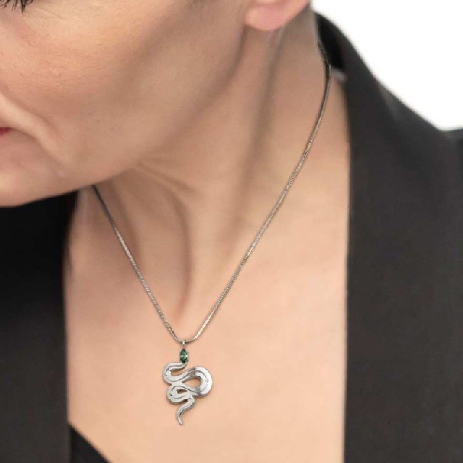Collana snake quadrata da donna Marlù Vision in acciaio con serpente pendente e zircone verde 33CN0018-V-3