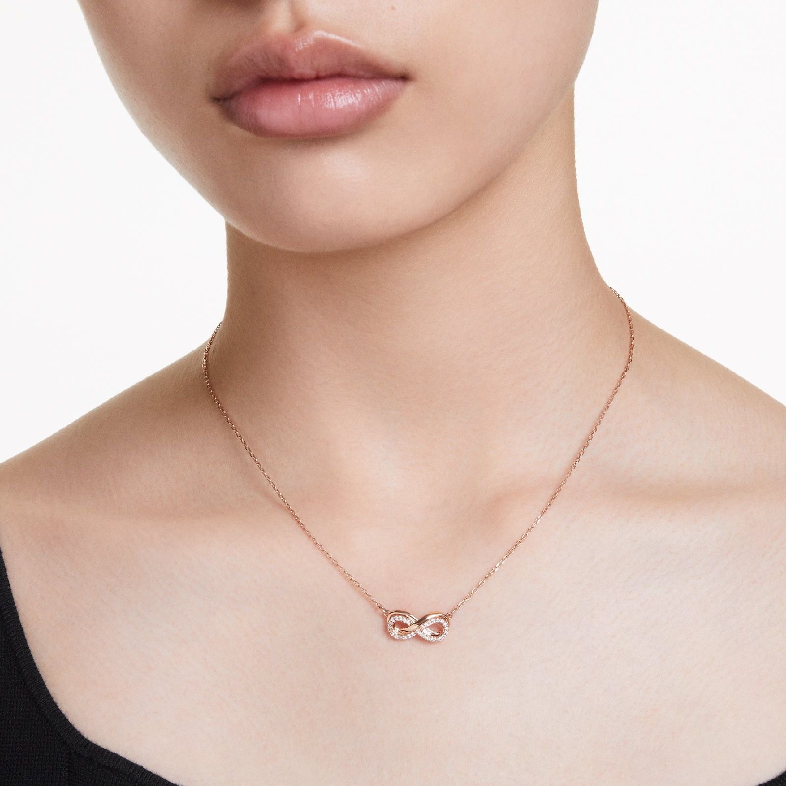 Collana donna Swarovski Hyperbola rosé con infinito di cristalli 5684084-5