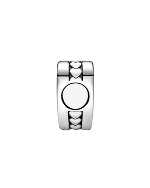 Charm da incidere e personalizzare della collezione Pandora Moments da donna in argento Sterling 925 con cuori laterali 792015