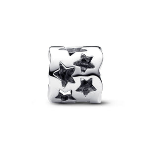 Charm della collezione Pandora Moments da donna caratterizzato da stelle e cristalli su un design sinuoso 792827C01