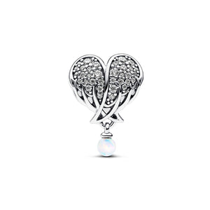 Charm pendente della collezione Pandora Moments da donna a forma di cuore e di ali d'angelo con zirconi e opale bianco 792980C01