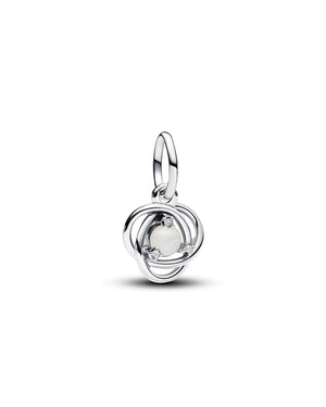 Charm da donna Pandora Moments in argento sterling 925 con una madreperla giugno dentro un motivo openwork 793125C06