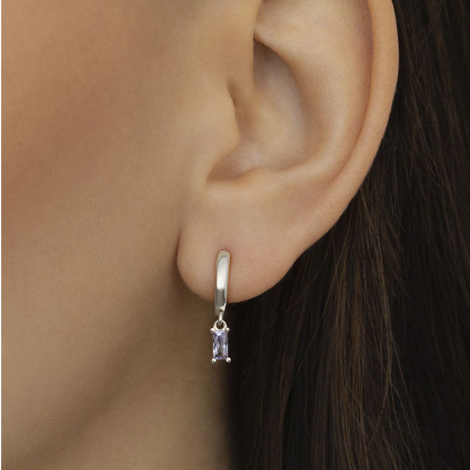 Orecchino Amabile Hoop Baguette in argento e zircone lilla MISURA UNICA