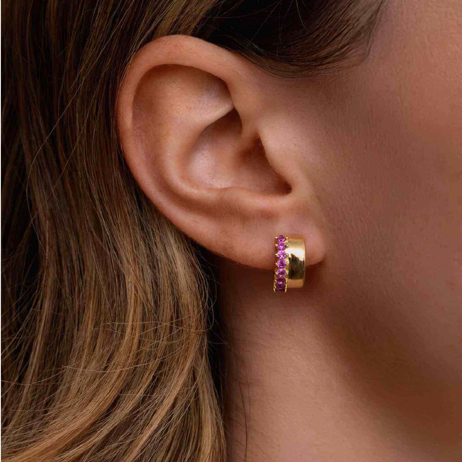 Orecchino Amabile Hoop Chérie destro dorato con zirconi fucsia MISURA UNICA
