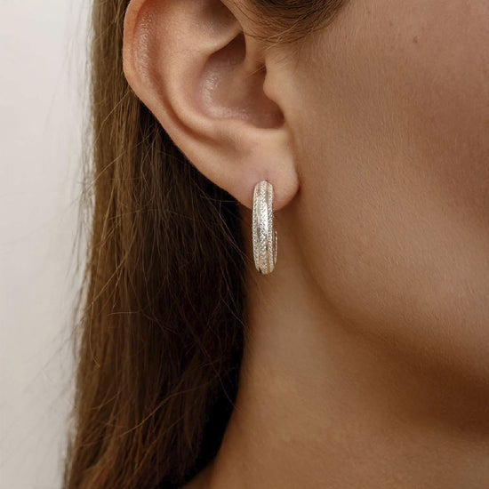 Orecchino cerchio Amabile Hoop Stripe in argento con zirconi MISURA UNICA