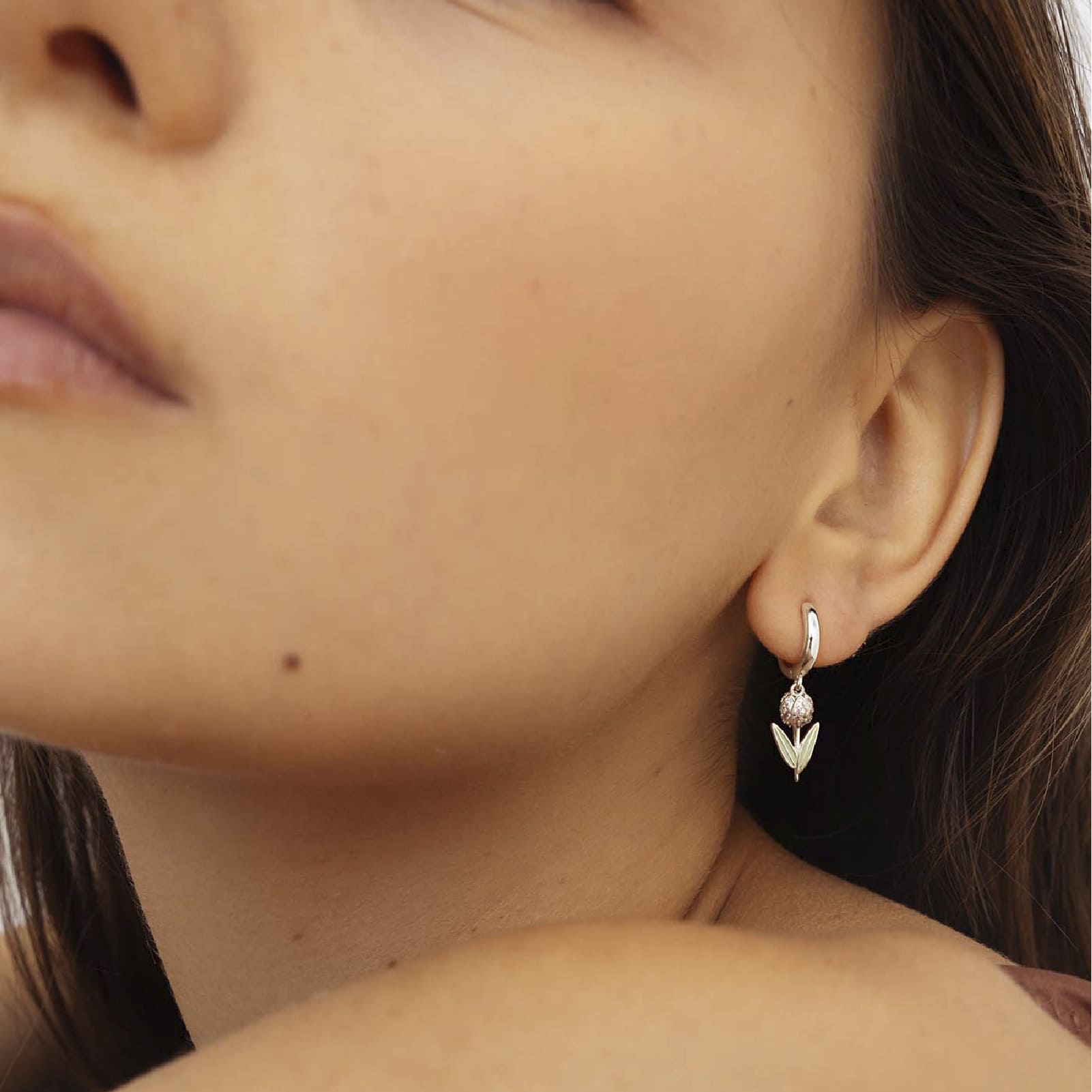 Orecchino Amabile Hoop Tully in argento e tulipano fucsia MISURA UNICA