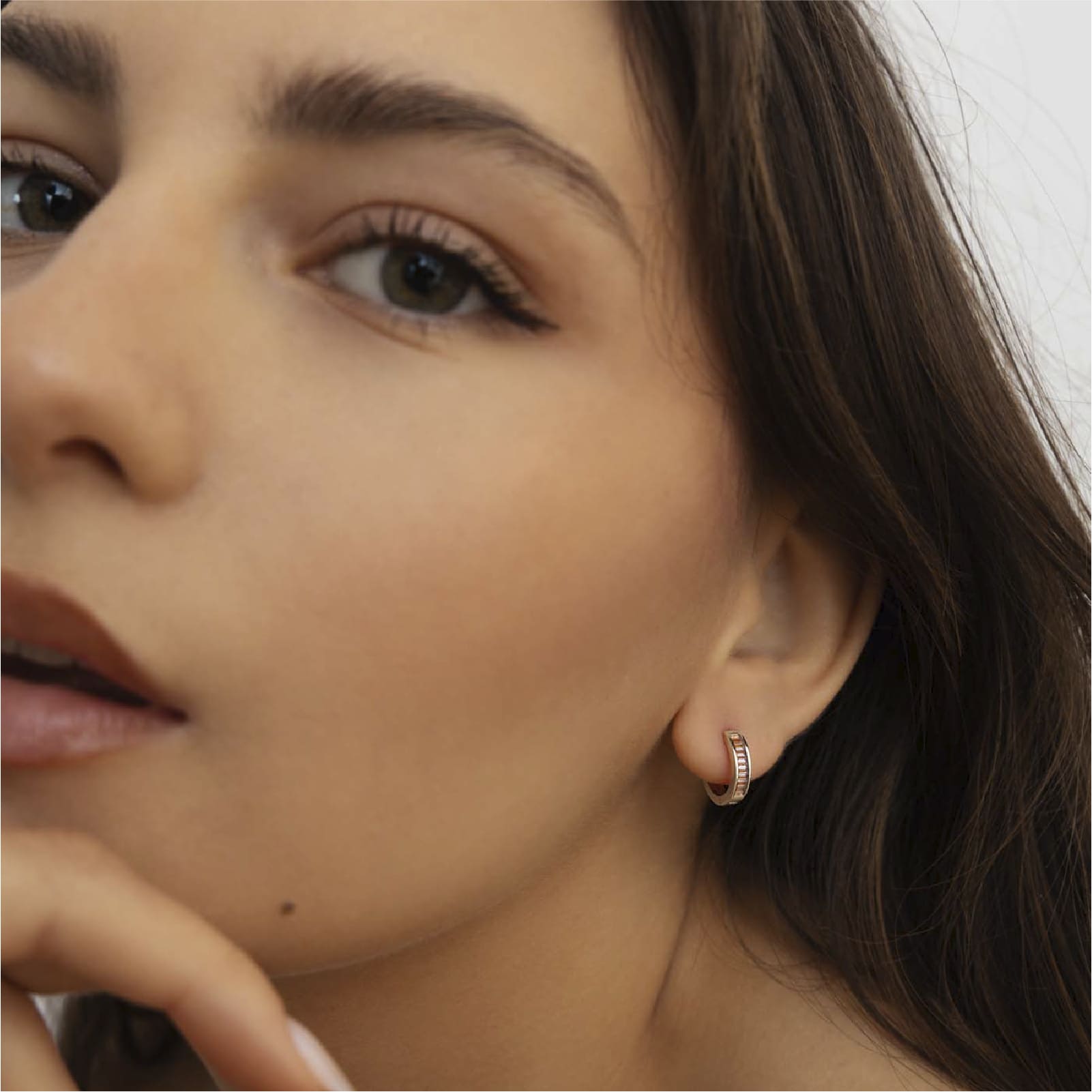 Orecchino Amabile Hoop Zirconia in argento e zirconi rosa MISURA UNICA