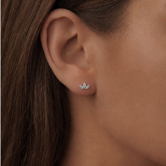 Orecchino Amabile Mini Petals in argento e zirconi bianchi MISURA UNICA