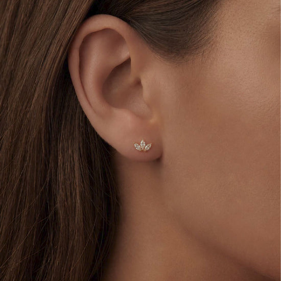 Orecchino Amabile Mini Petals in argento dorato e zirconi MISURA UNICA