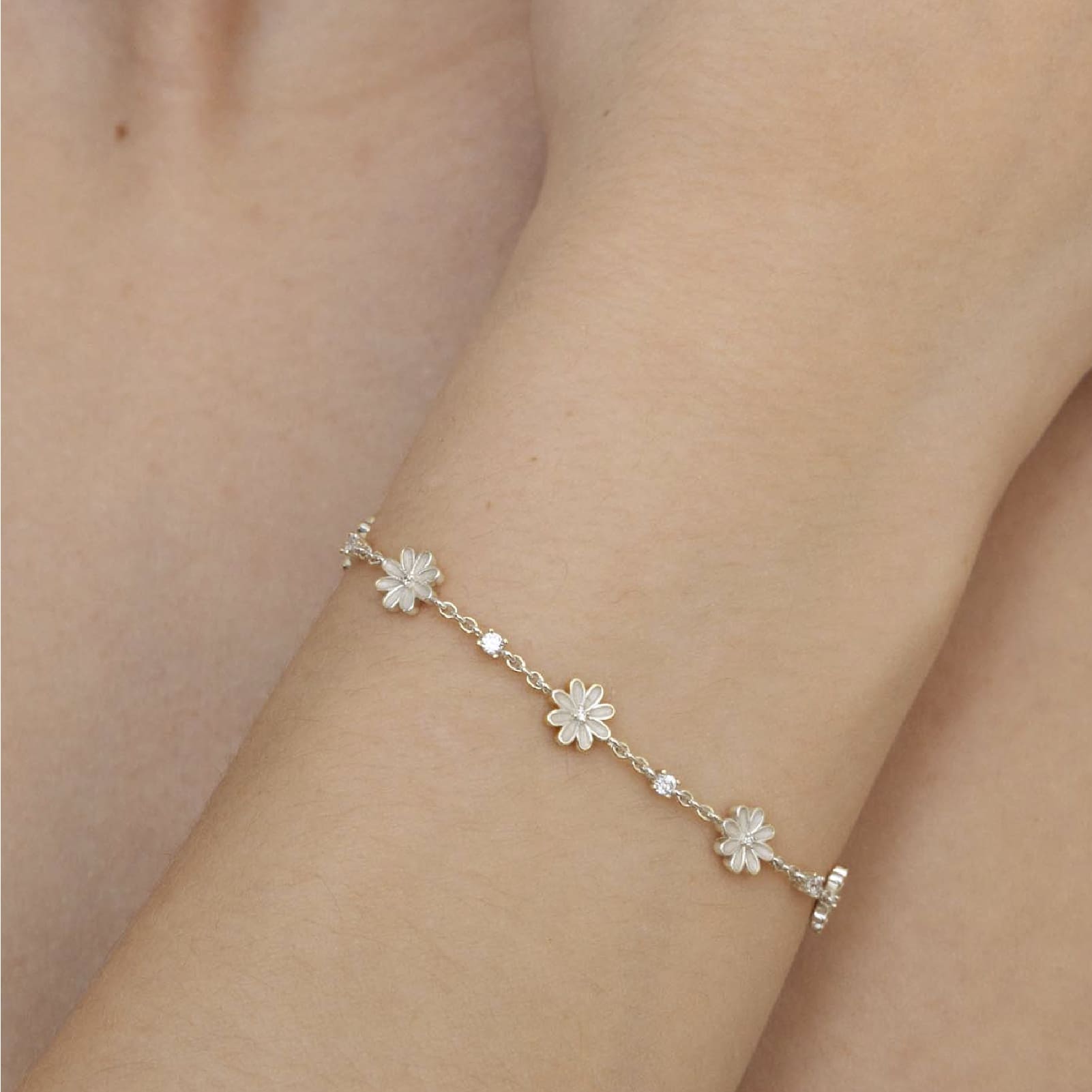 Bracciale Amabile Marjorie in argento con margherite e zirconi 18,5 cm