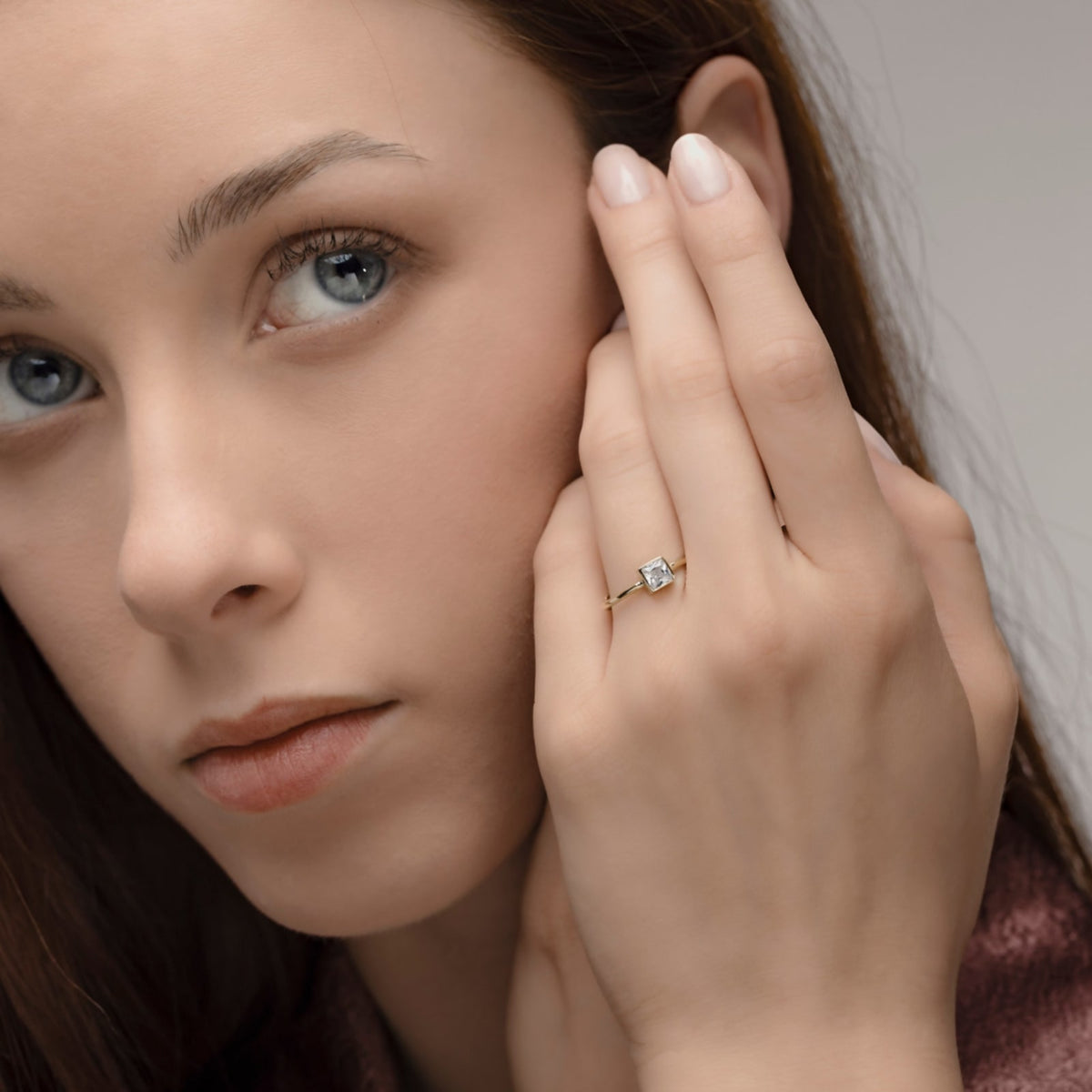 Anello solitario Alisia Zenith in argento e zircone quadrato REGOLABILE
