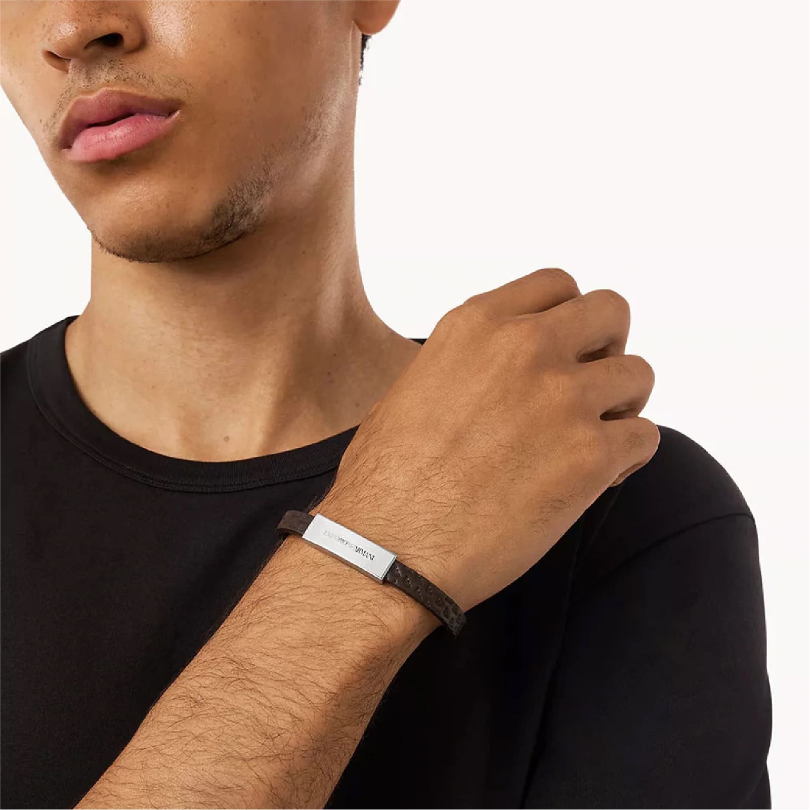 Bracciale Armani in pelle con placchetta in acciaio opaco 19,5 cm