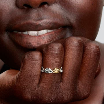 Anello Pandora in argento bicolore con sole