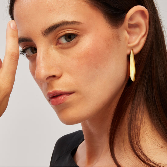 Orecchini Breil in acciaio color oro dalla forma allungata MISURA UNICA