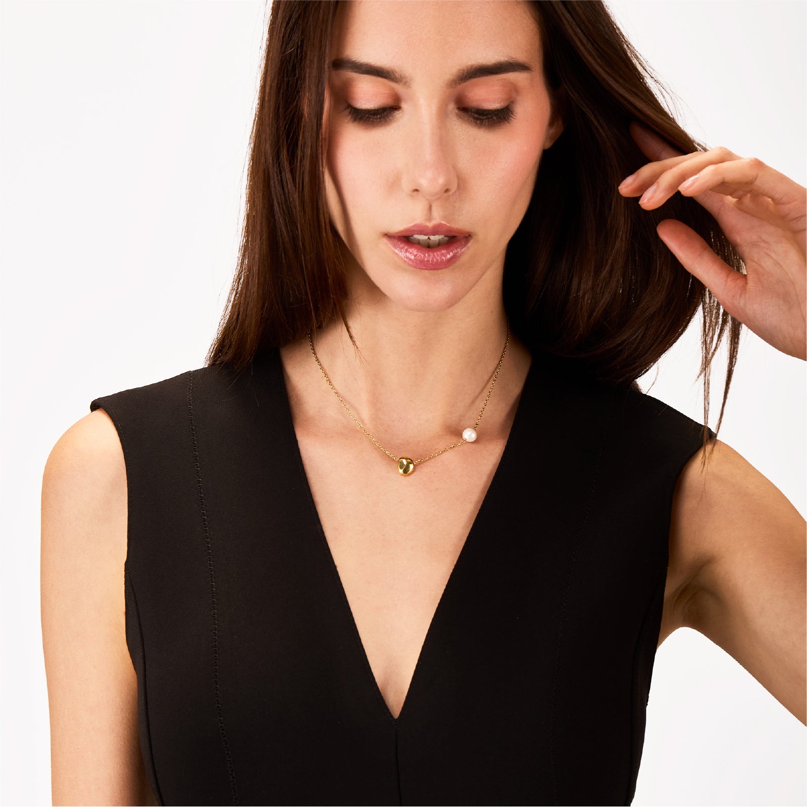 Collana donna Breil B Rocks in acciaio dorato con boule centrale e perla d'acqua dolce laterale MISURA UNICA