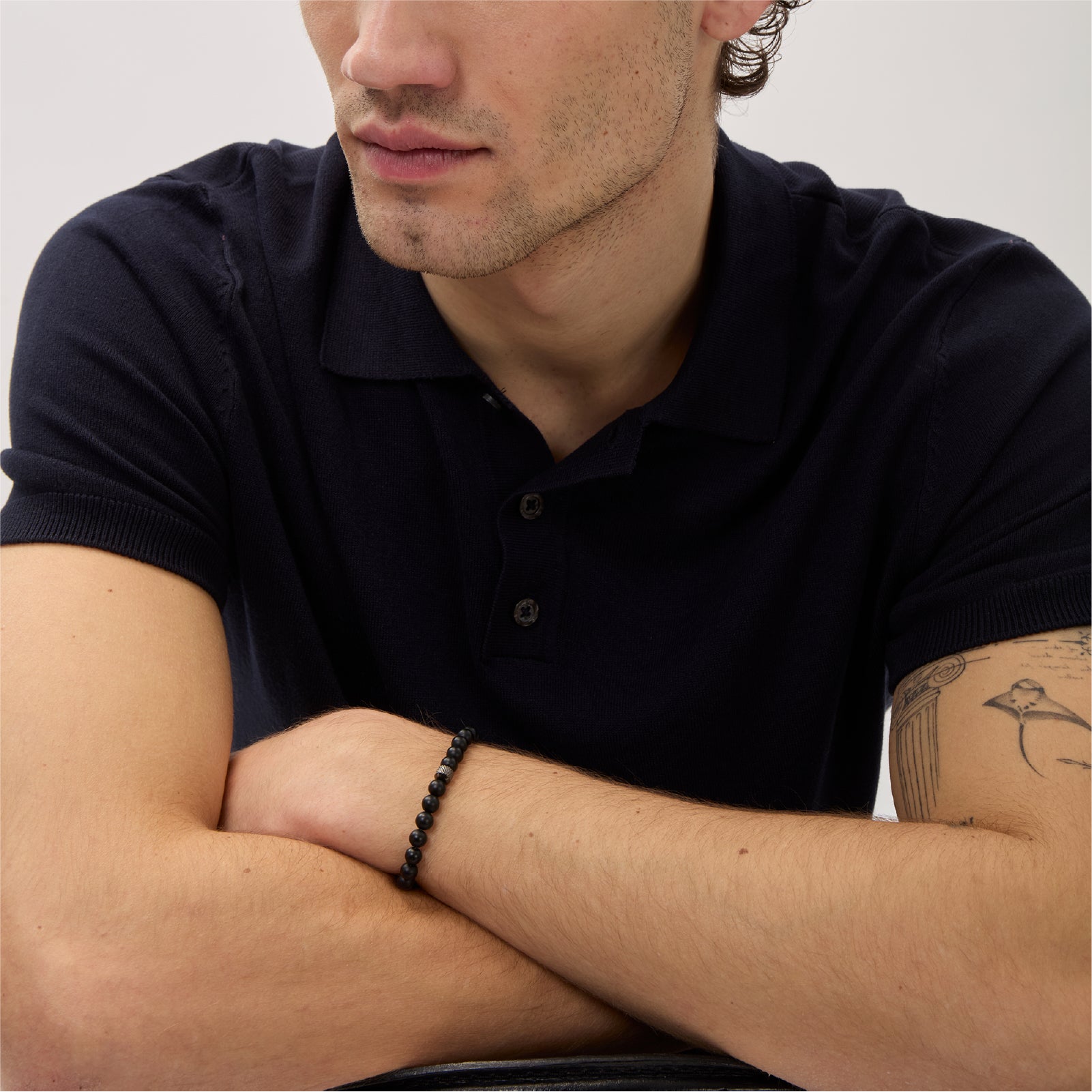 Bracciale uomo Breil Wild con sfere di agata nera opaca e centrale in acciaio Regolabile 17-22 cm