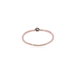 Anello solitario della collezione Burato Solitaire da donna in oro rosa 18kt con diamante nero carati 0,03 CA396