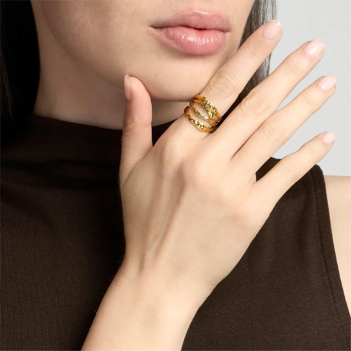 Anello aperto Kidult Style 104 in acciaio dorato martellato Regolabile dalla 11 alla 19