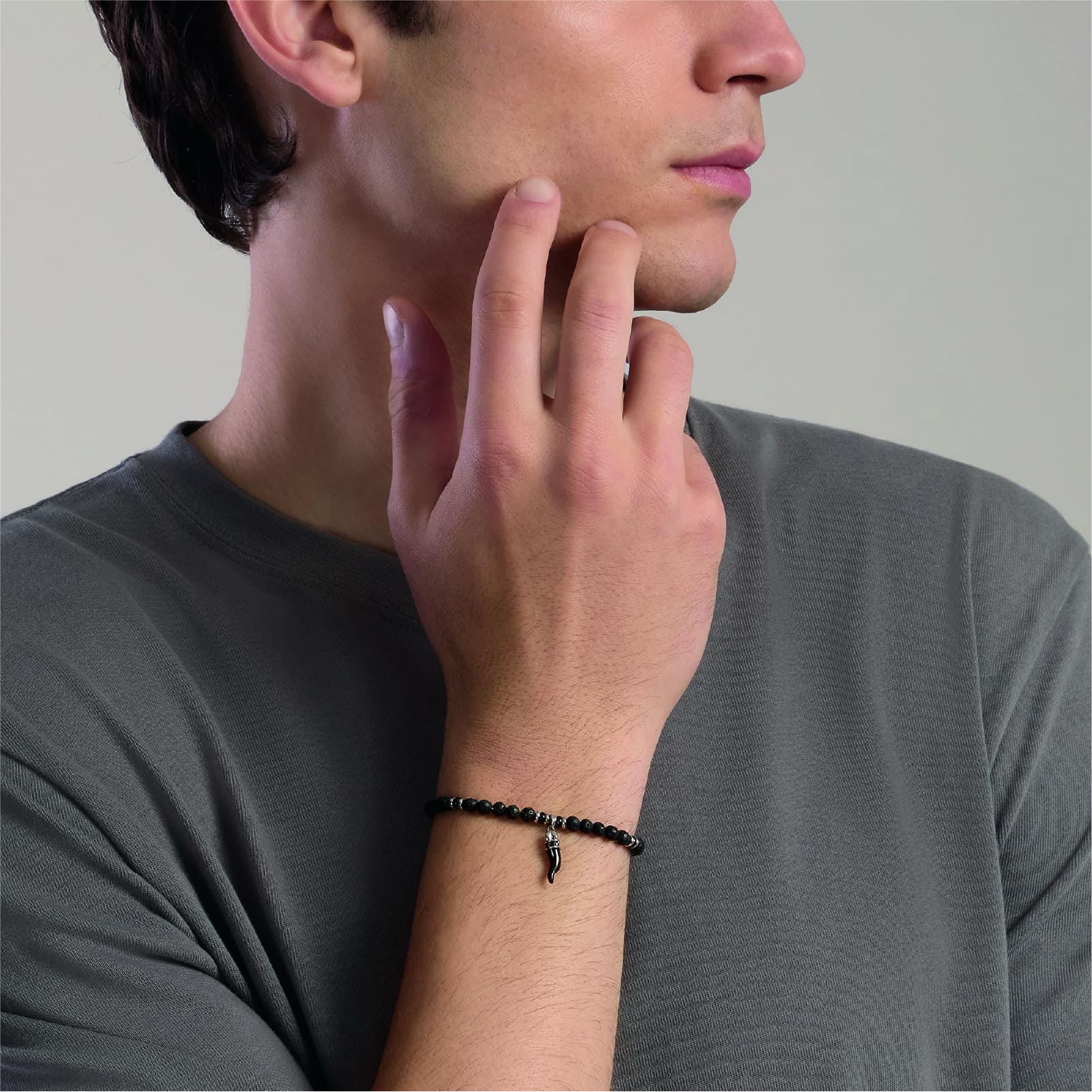 Bracciale Kidult Style in acciaio con pietra lavica e cornetto 21 cm