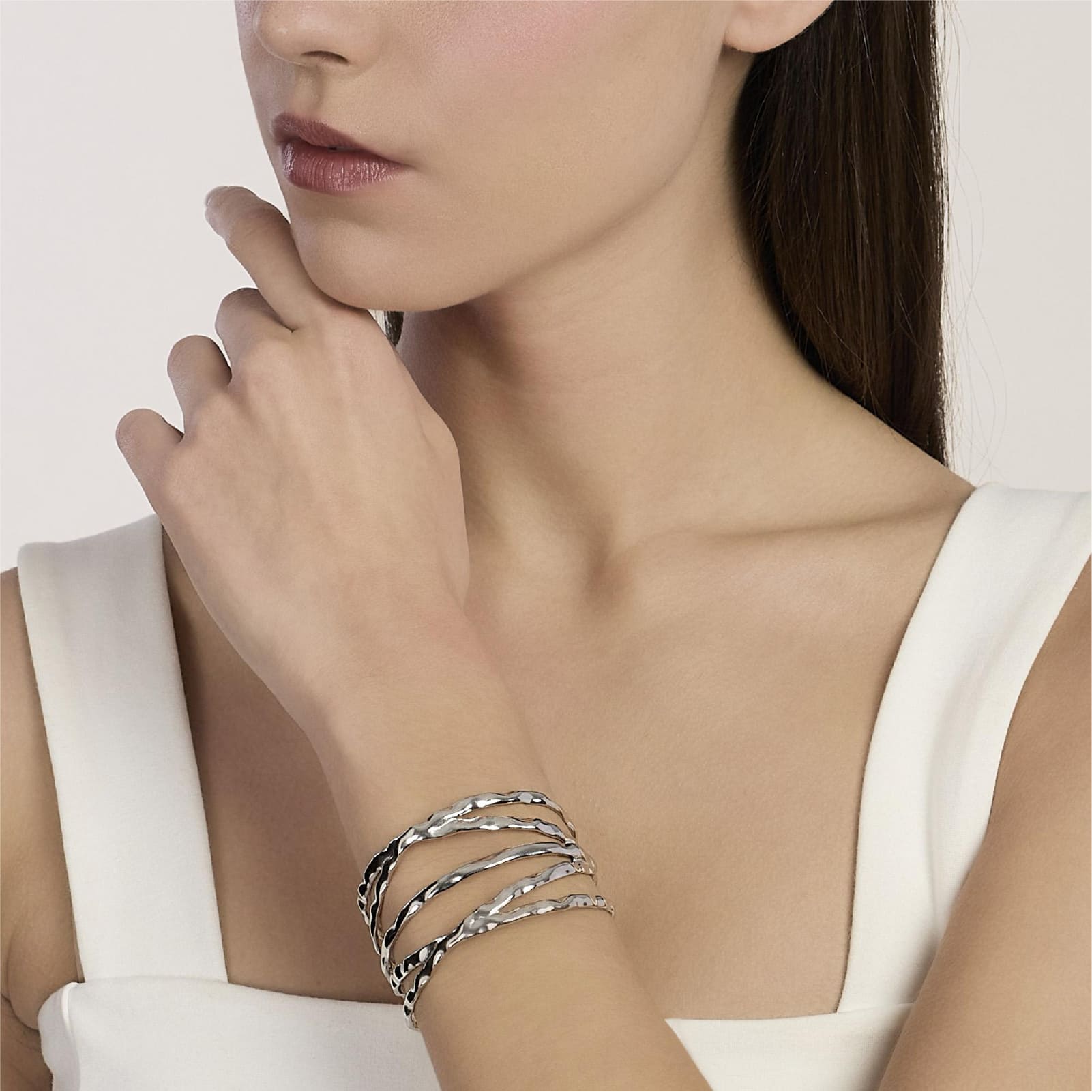 Bracciale rigido Kidult Style in acciaio martellato a fascia Rigido