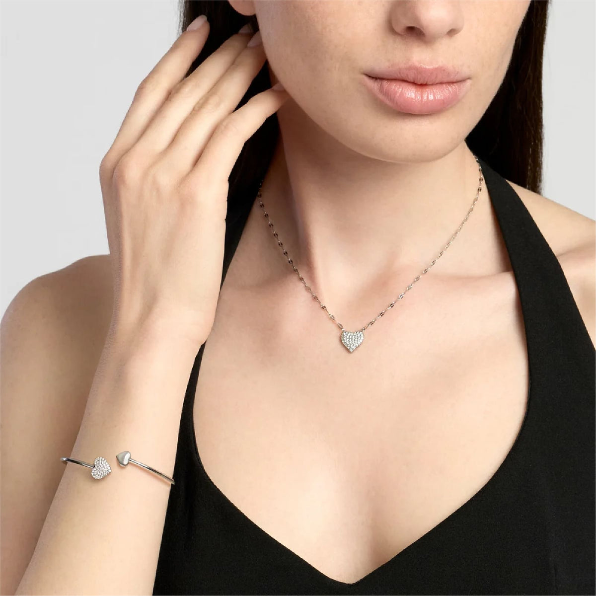 Bracciale aperto rigido Kidult Style 97 in acciaio cuori Rigido