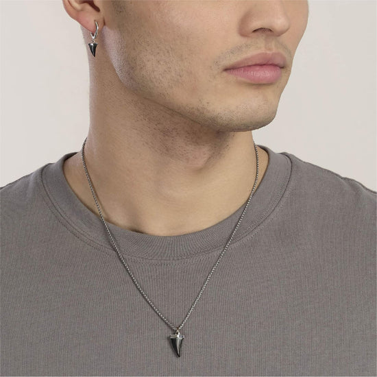 Collana Kidult Style in acciaio pendente dente di squalo uomo MISURA UNICA