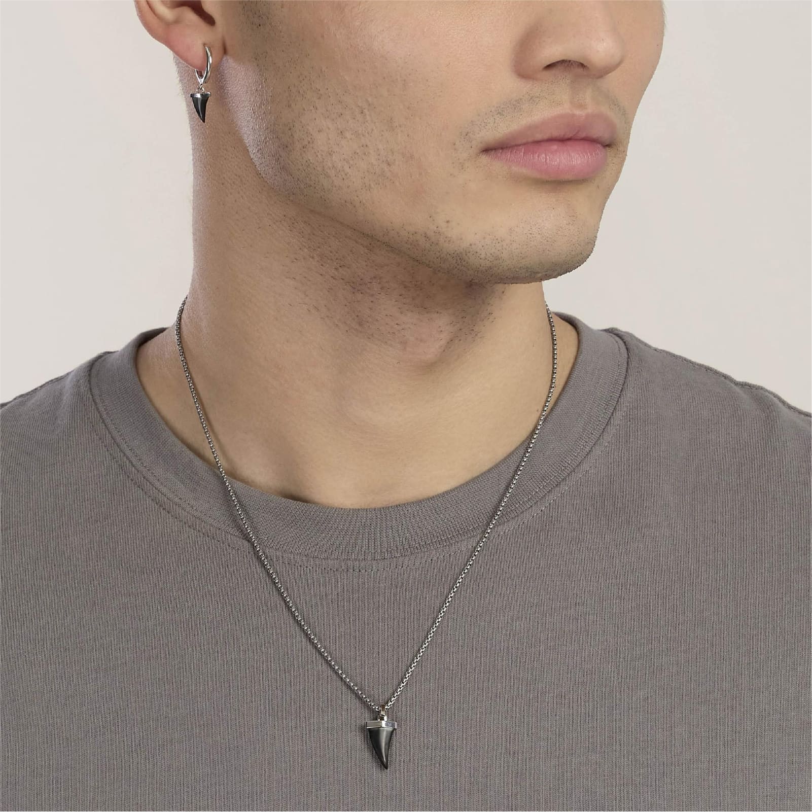 Collana Kidult Style in acciaio pendente dente di squalo uomo MISURA UNICA