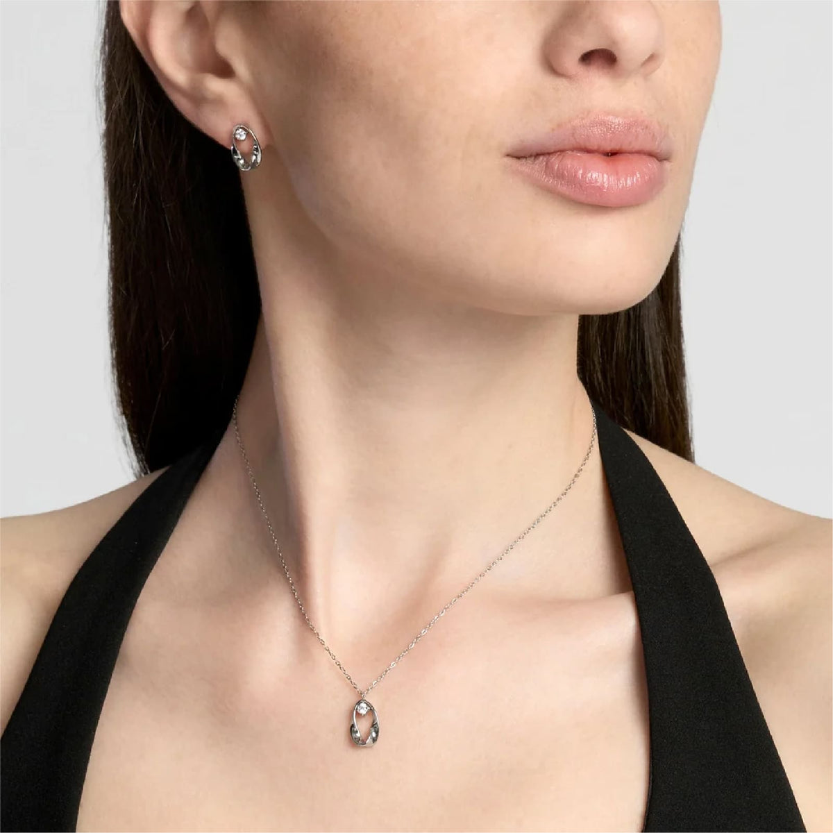 Orecchini lobo Kidult Style 86 in acciaio ritorto zircone MISURA UNICA