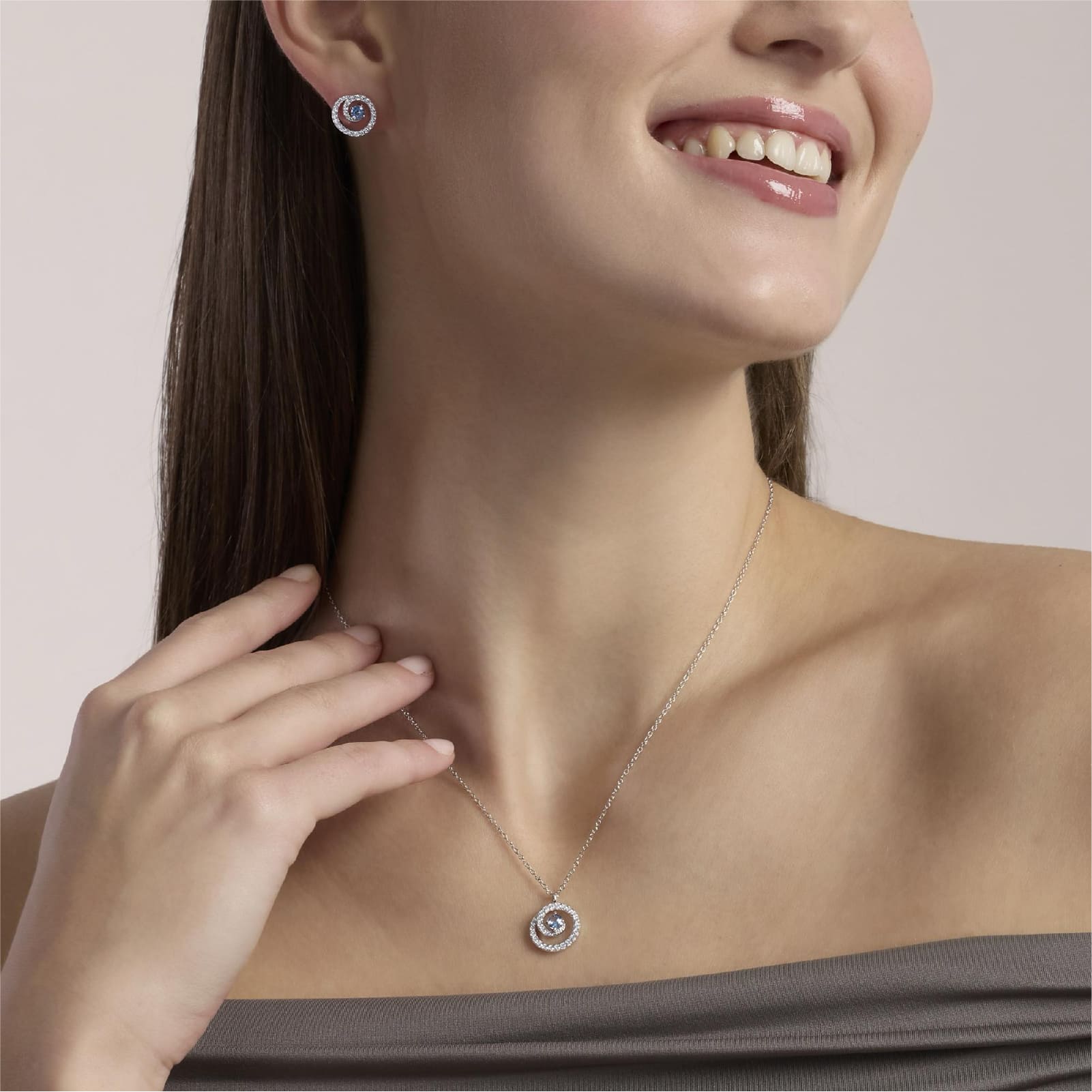 Orecchini a lobo Mabina in argento con pendente spirale MISURA UNICA