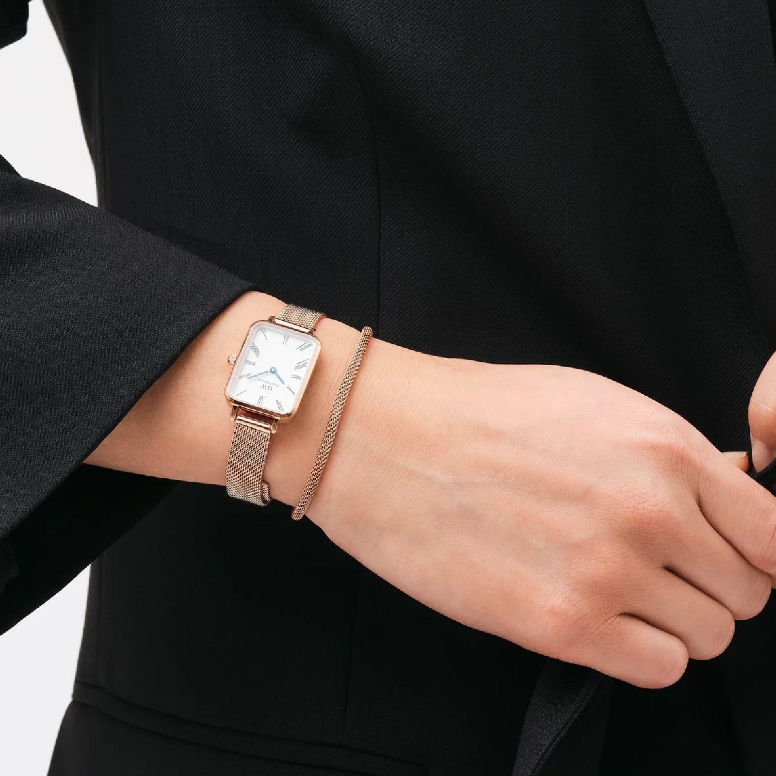 Orologio donna Daniel Wellington Petite acciaio rosé maglia Milano 20x26mm DW00100687-4