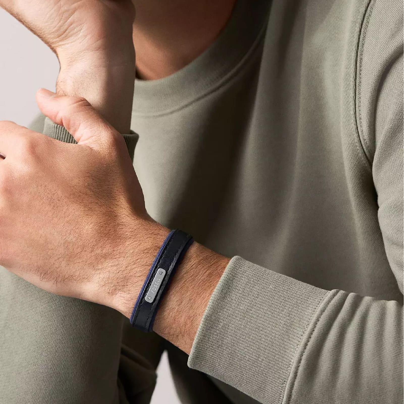 Bracciale Fossil Everett pelle nera e tela blu notte uomo REGOLABILE