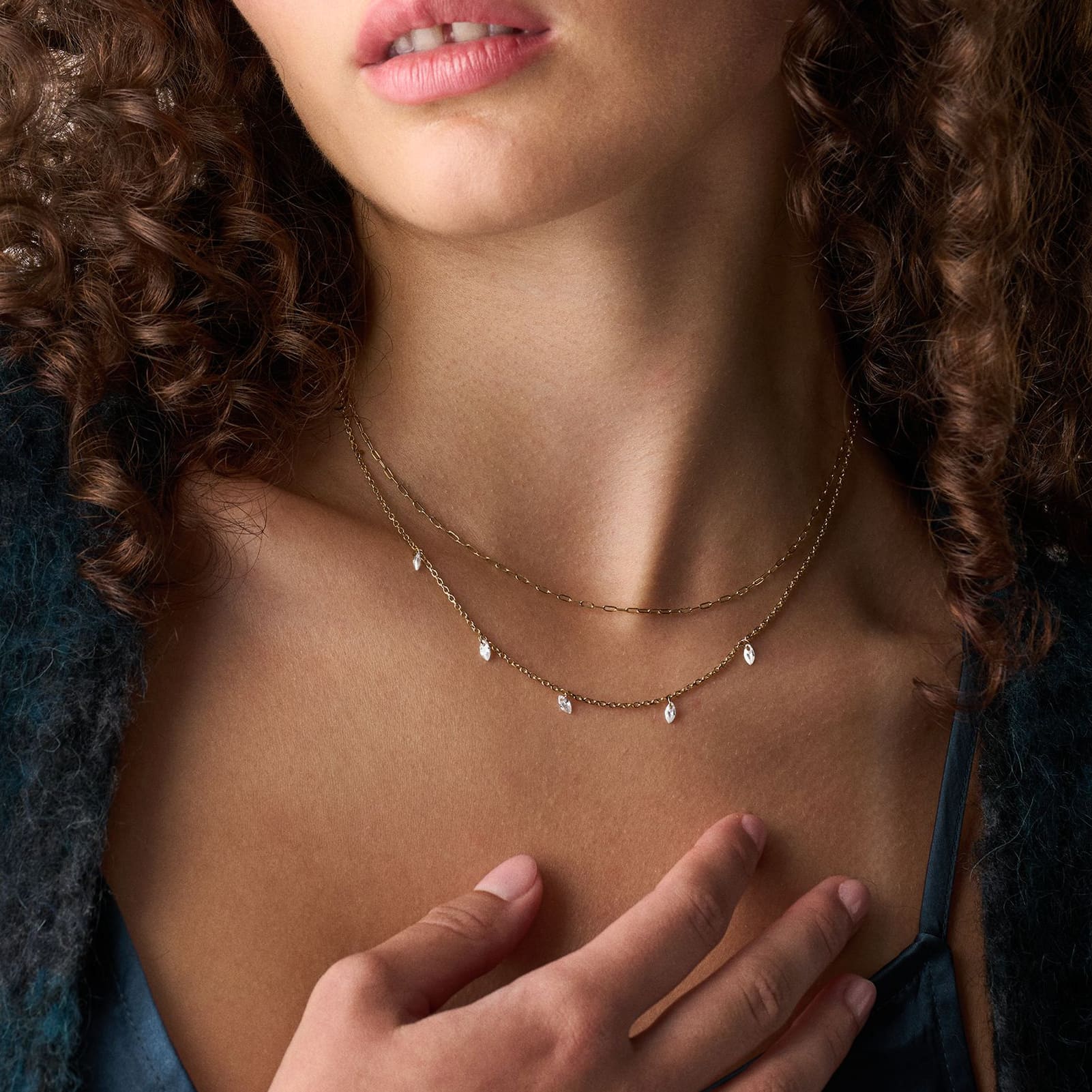 Collana multifilo Fossil Ellis in acciaio dorato con pietre MISURA UNICA