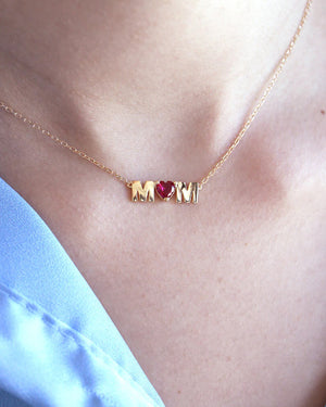 Collana da donna Rue Des Mille Mum Selection in argento 925 dorata con al centro la scritta mom con pietra rosa GRZ-CUO.MUM.AU