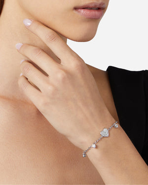 Bracciale catena della collezione Chiara Ferragni Silver da donna in argento 925 con zirconi taglio cuore e ciondolo cuore con pavé J19AXD02