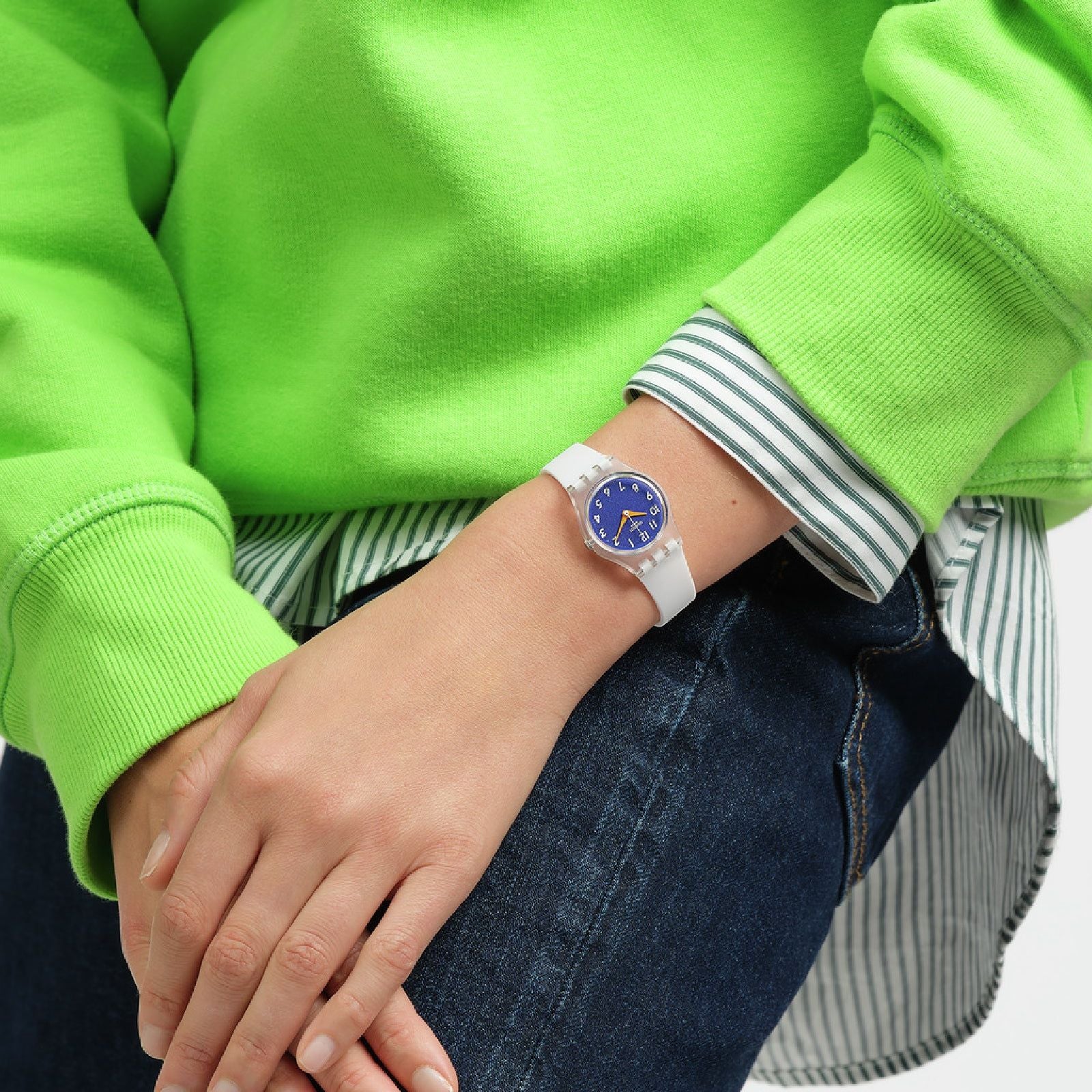 Orologio donna Swatch Essentials in plastica e silicone bianco 25mm LE108-4