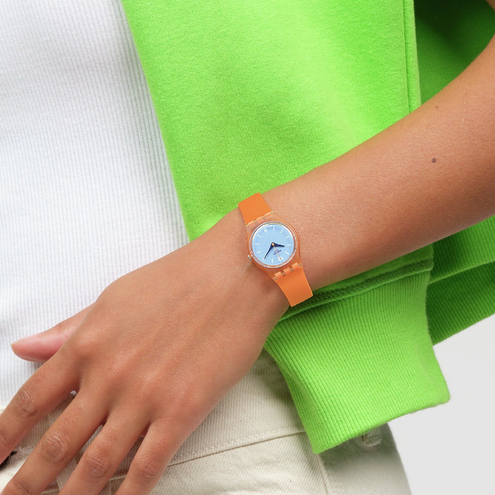 Orologio donna Swatch Essentials in plastica e silicone arancione 25mm LO116-4
