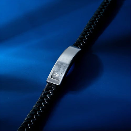 Bracciale Maserati da uomo in pelle nera riciclata e acciaio Regolabile 19-22,6 cm