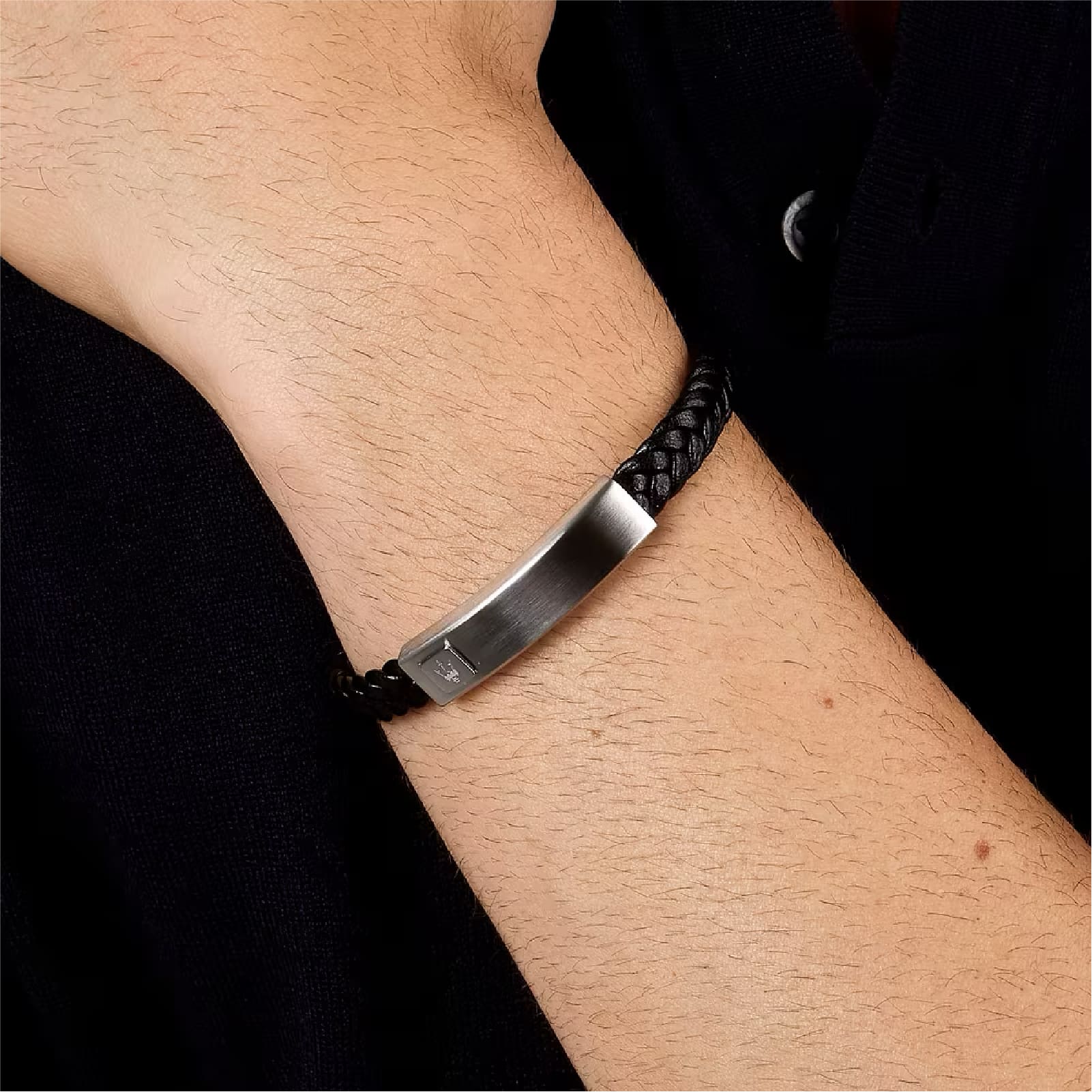 Bracciale Maserati da uomo in pelle nera riciclata e acciaio Regolabile 19-22,6 cm